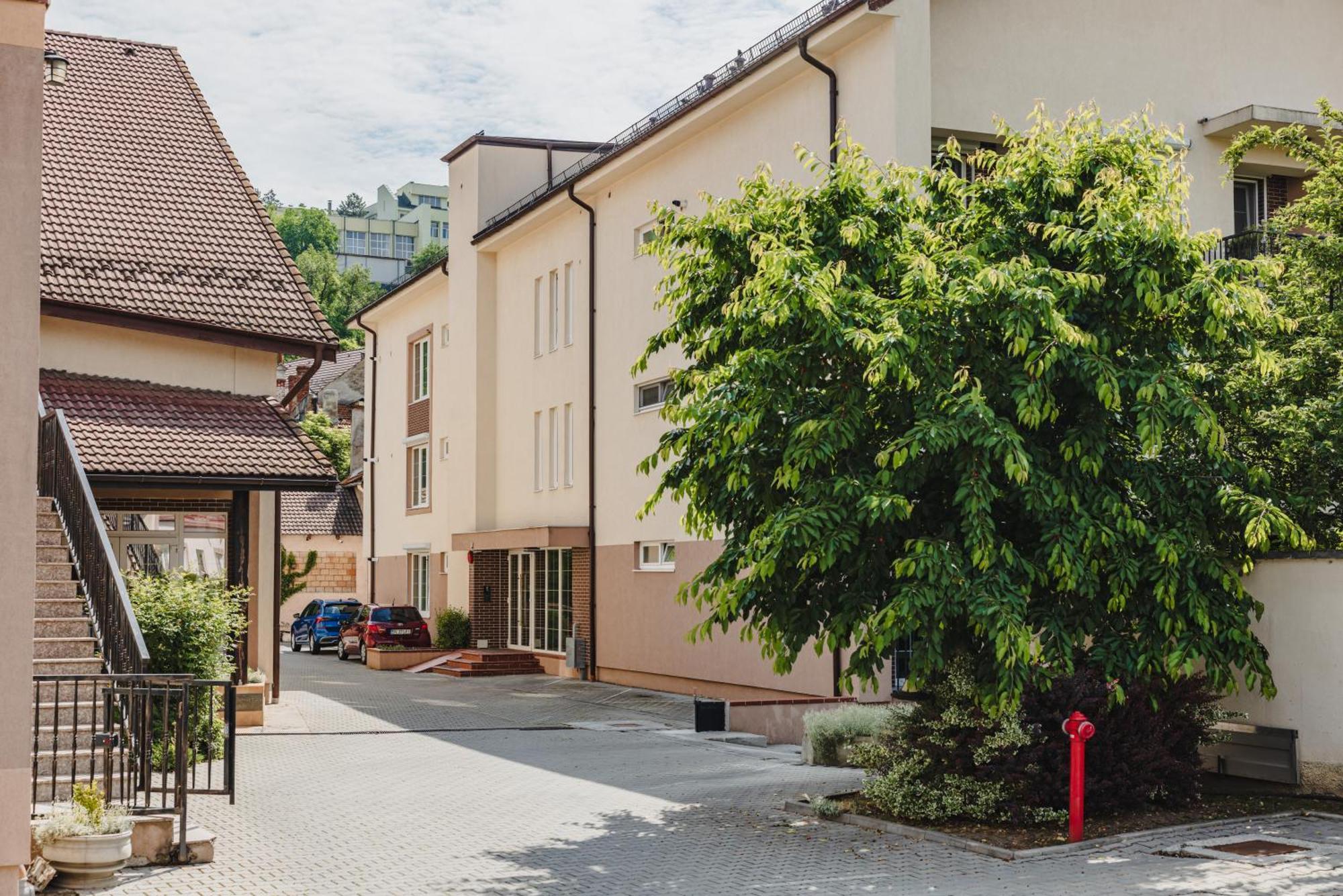 Schiller Apartment 57 - Free Private Parking Брашов Экстерьер фото