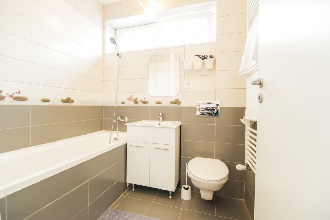 Schiller Apartment 57 - Free Private Parking Брашов Экстерьер фото